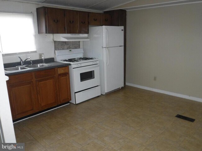 Photo - 47 Shamrock Ave