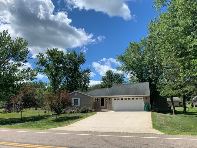 3 bedroom; 3 Bath Rambler - 67951 County Road 76