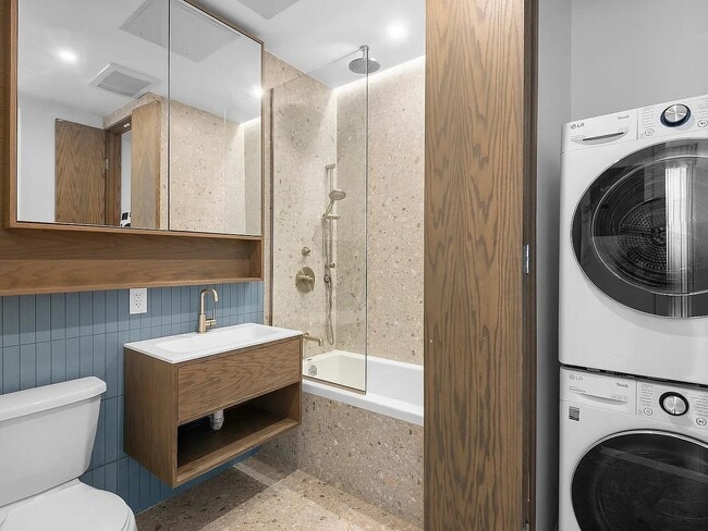 Photo - 373 Palmetto St