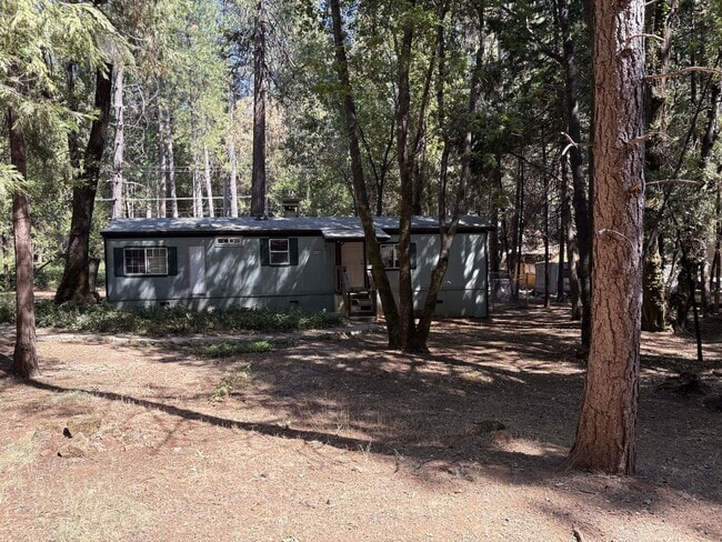 Building Photo - 14822 Magalia Dr Rental