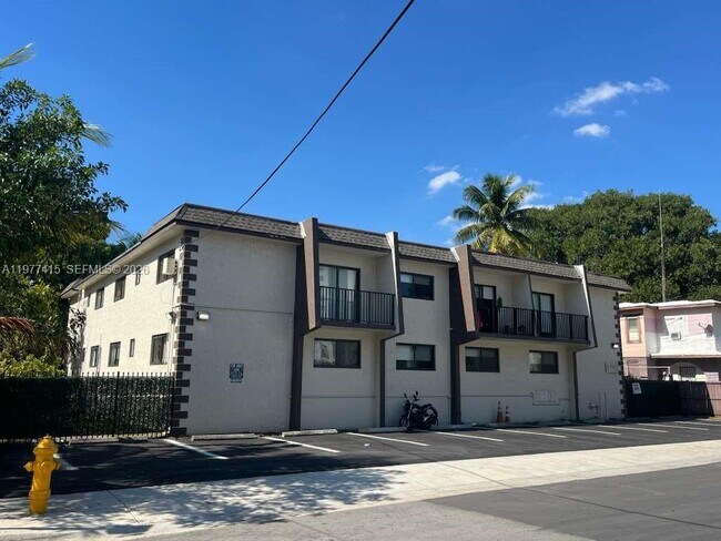 Photo - 1484 NW 15th Ave Unit 3