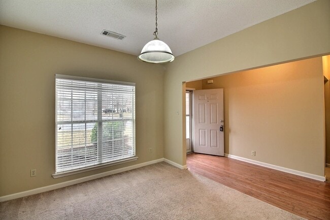 Photo - 1291 Rain Hollow Cir W