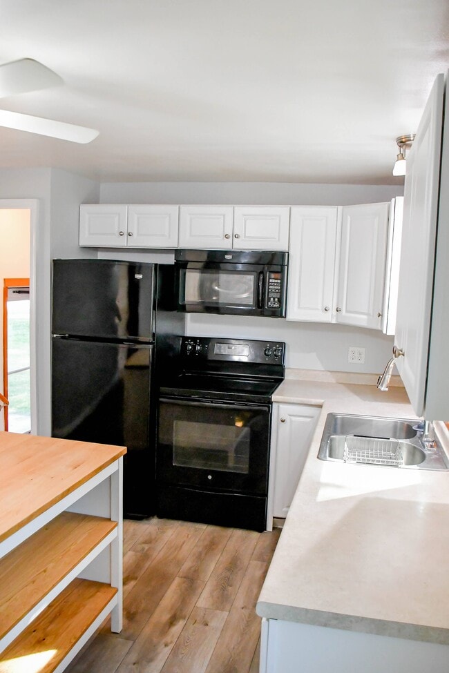 Photo - 159 Leslie Dr