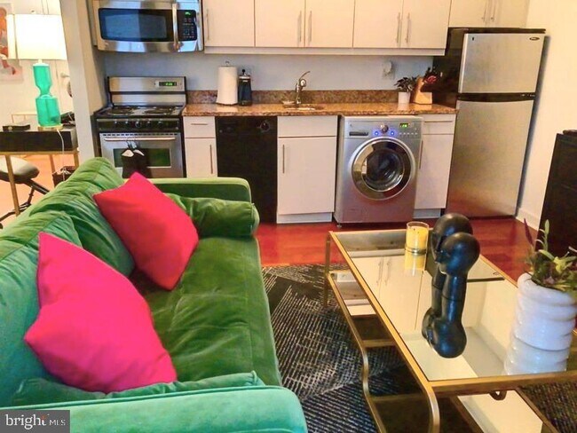 Photo - 219 S 18th St Unit 404