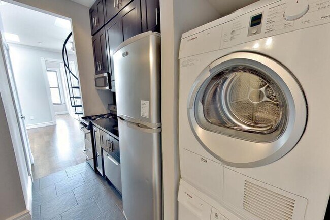 Photo - 199 E 3rd St Unidad 5A