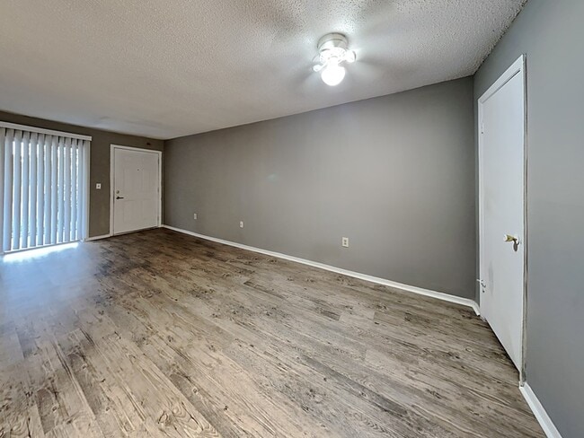 Photo - 476 Banyon Tree Cir