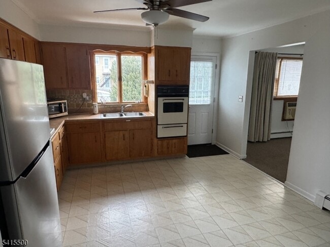 Photo - 83 Maple Ave