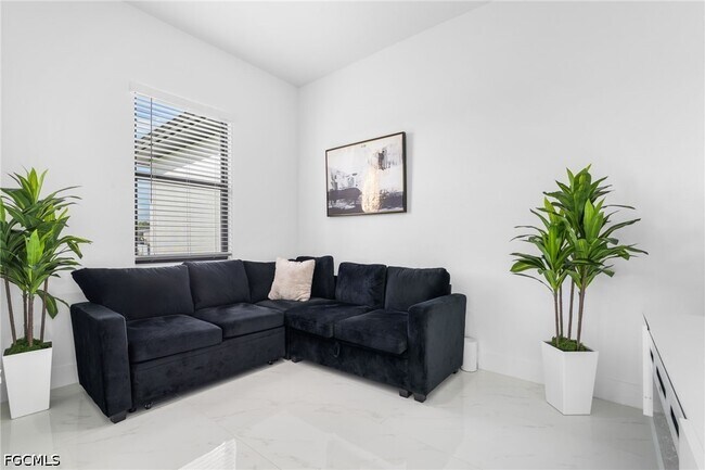 Photo - 2608 25th St W