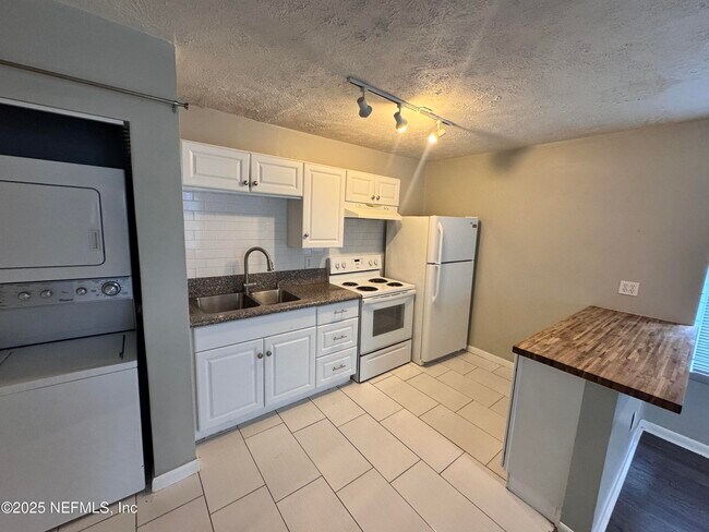 Photo - 1153 Walnut St Apartamento Unidad 1