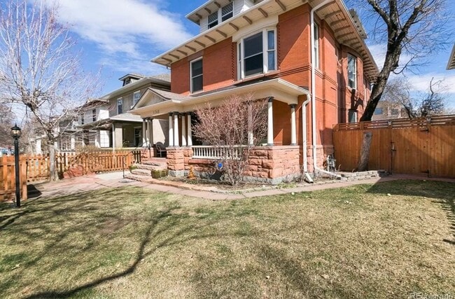 Photo - 1748 N High St Unidad 4