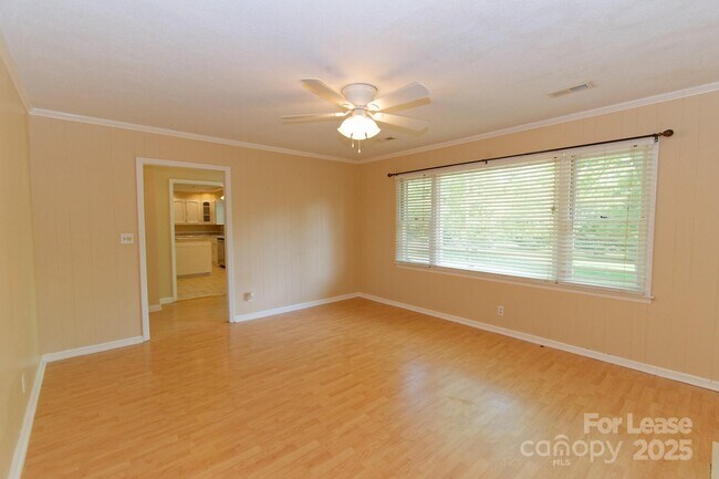 Photo - 416 W Pine St