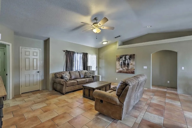 Photo - 2598 Rainbow Ave N