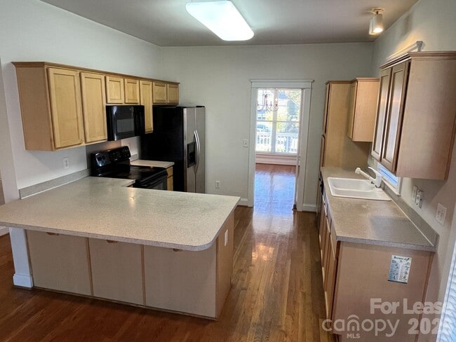 Photo - 3044 Parker Green Trail