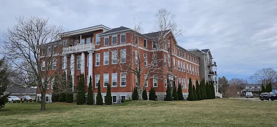 Building Photo - 323 George St