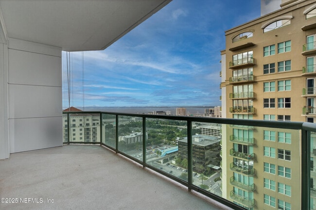 Building Photo - 1431 Riverplace Blvd Unit 2402