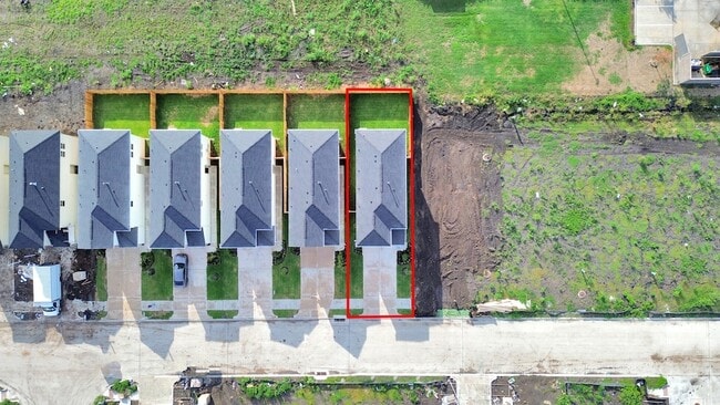 Photo - 1502 Revolution Way