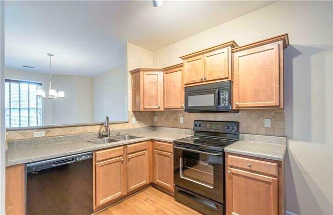 Photo - 4247 Youngstown Cir