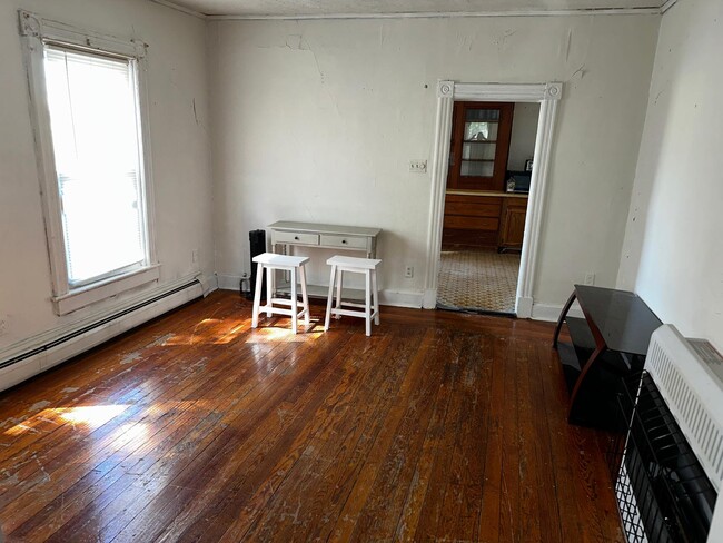 Photo - 21 Morris St Unidad 3 Bedroom 1st Floor