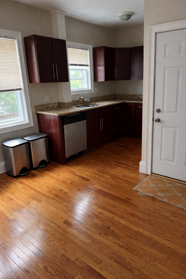 Photo - 23 Creighton St Unit #1