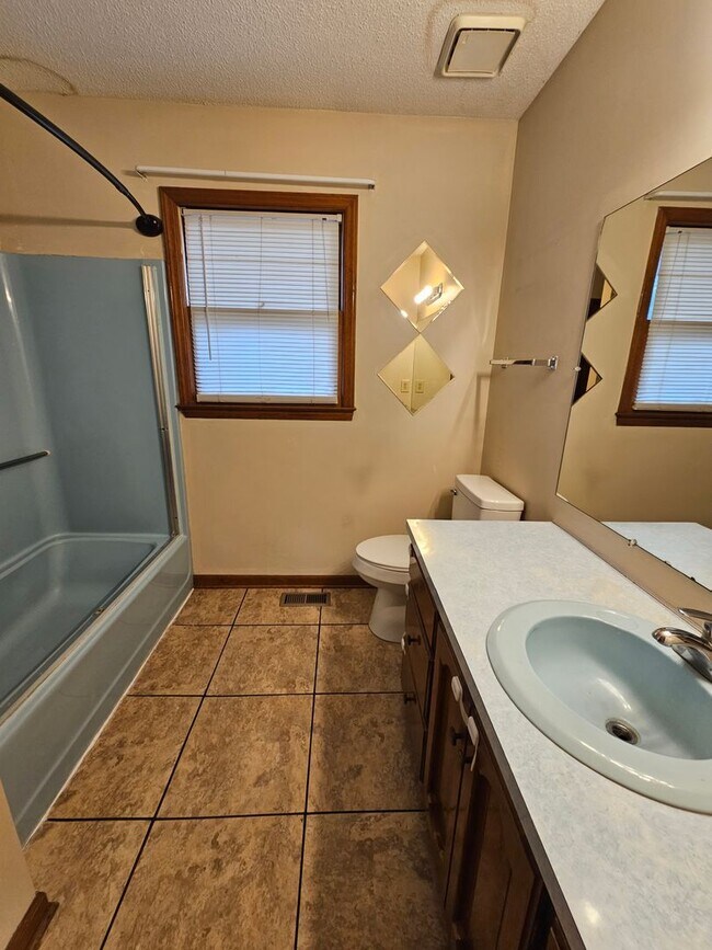 3 BR home in Greensboro! Rental House Rental in Greensboro, NC