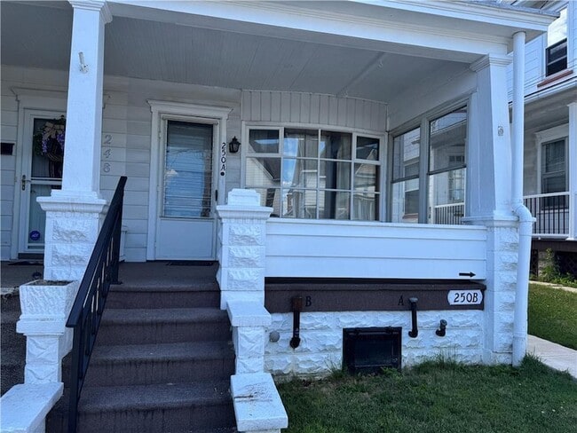 Building Photo - 250 N 4th St Unit A