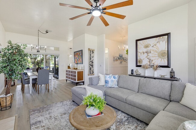 Photo - 533 SE 21st Ave Unit ID1255500P