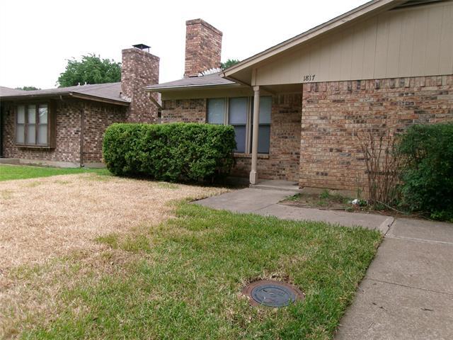Building Photo - 1817 Family Cir