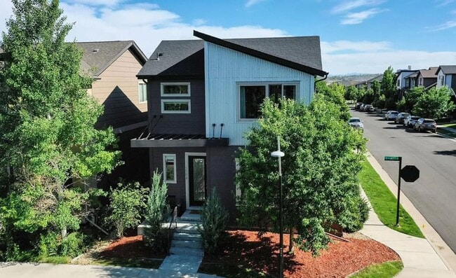 Building Photo - 1794 W 67th Pl Unit Basement