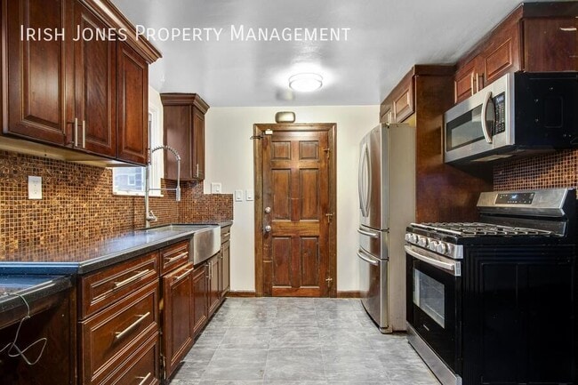 Photo - 15 Arbour Ln Unit Apt. 1 - Left