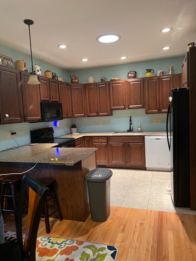 Photo - 310 N 1st St