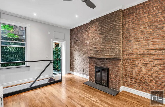 Building Photo - Hudson Street Rental