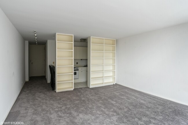 Photo - 2400 N Lakeview Ave Unit 701