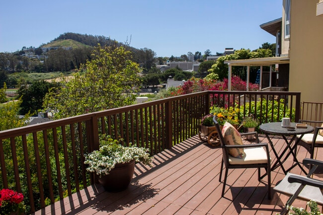 Scenic views from the deck - 49 Amethyst Way