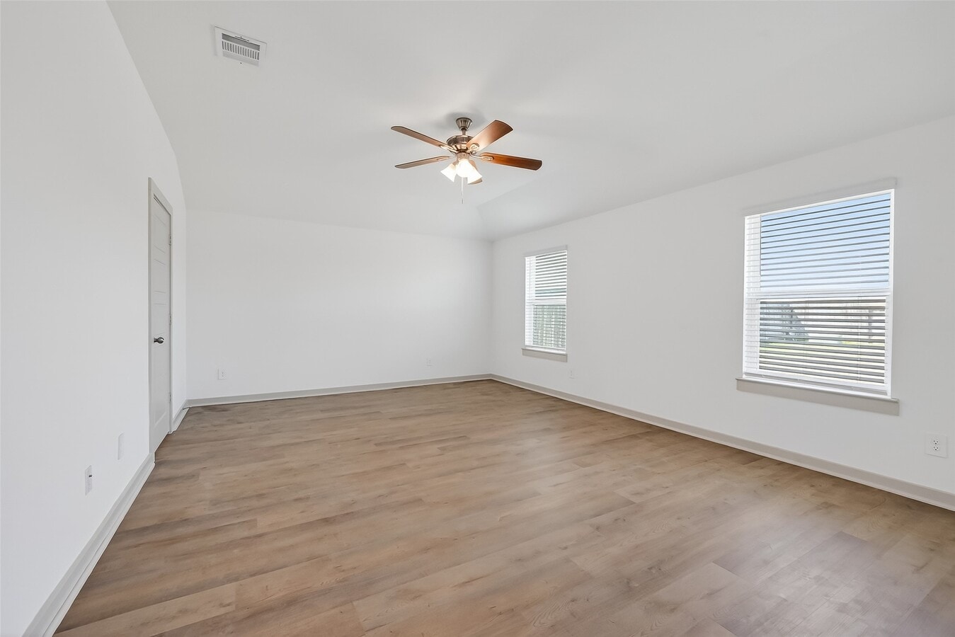 Photo - 827 Silver Kettle Dr