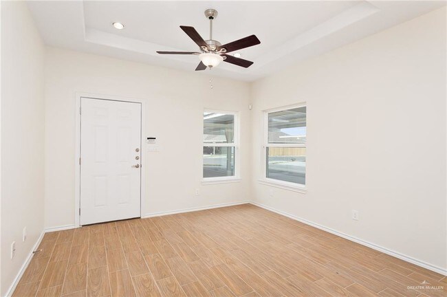 Photo - 13 Hawthorne Ave Unidad 4