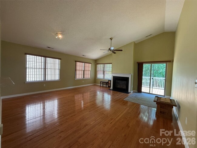 Photo - 114 Fairway View Dr