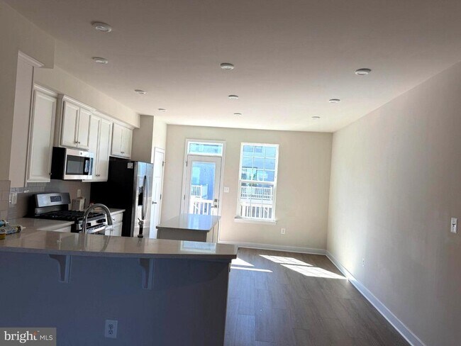 13907 Airfoil Rd