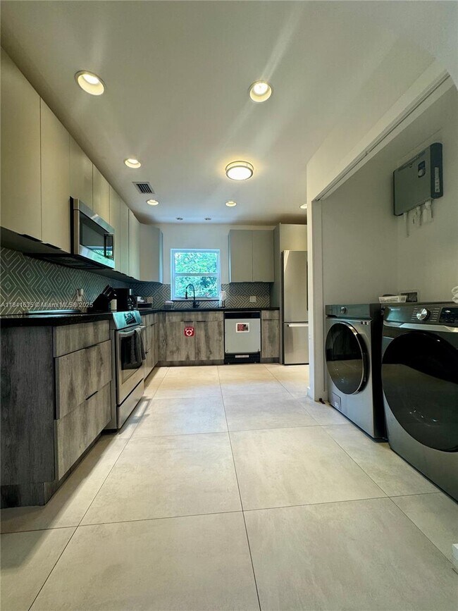 Photo - 1245 Van Buren St