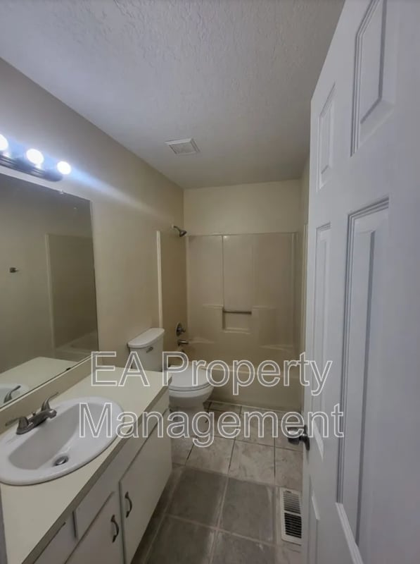Photo - 1220 Rosemont Ave NW
