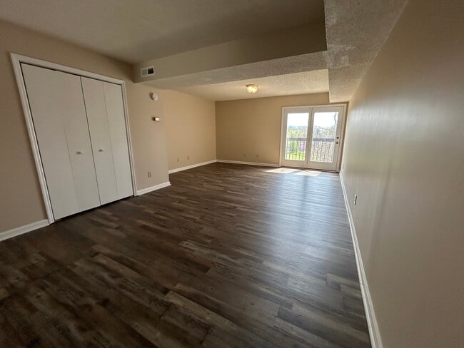 Photo - Laurelwood Apartments
