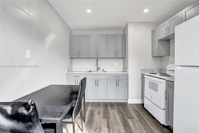 Photo - 3633 SW 12th Ct Unit 2