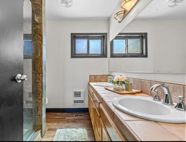 Photo - Furnished Mountain Retreat