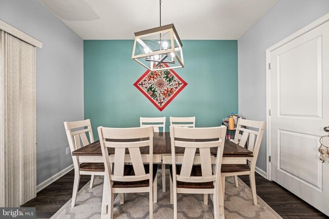 Photo - 352 Dawson Pl