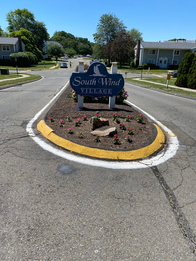 Front entrance - 105 Carriage Path S