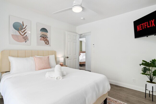 Photo - 1537 W Harriet Ln