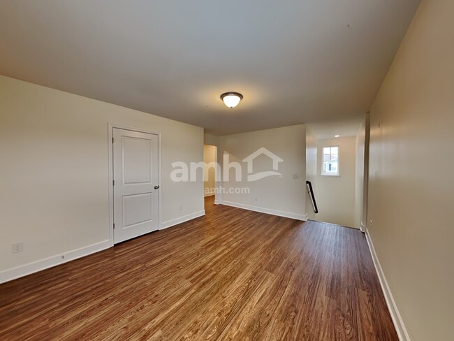 Building Photo - 5068 Trailwater Dr