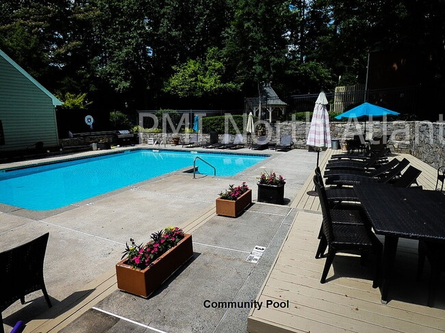 Now Available – Stunning 2-Bedroom Townhom... - Now Available – Stunning 2-Bedroom Townhom... Apartment