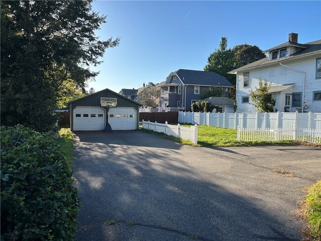 Photo - 409 Hoffman St