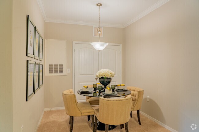 2BR, 2BA - 1,096SF - Dining Area - Amberton at Stonewater