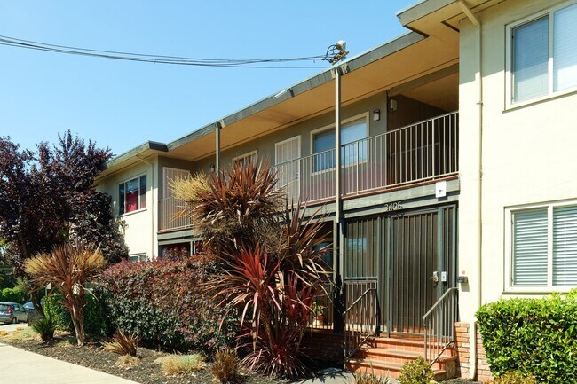 Dimond Ave